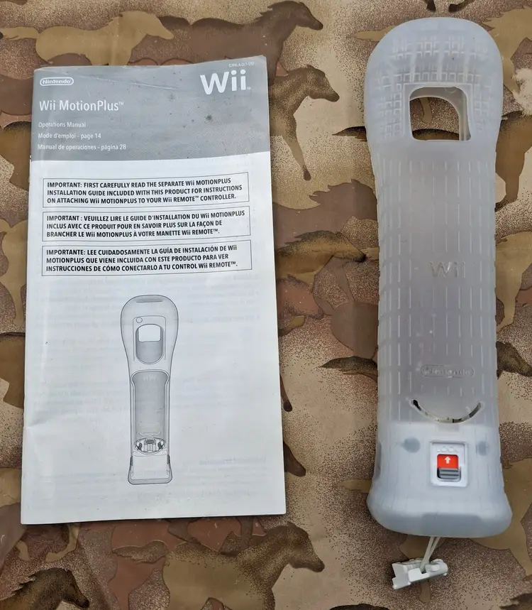 Wii MotionPlus Official Nintendo Wii Motion Adapter Sensor And Silicon Case with Manual