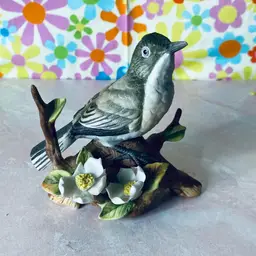 Vintage Lefton Handpainted Porcelain Finch Bird Figurine #06380