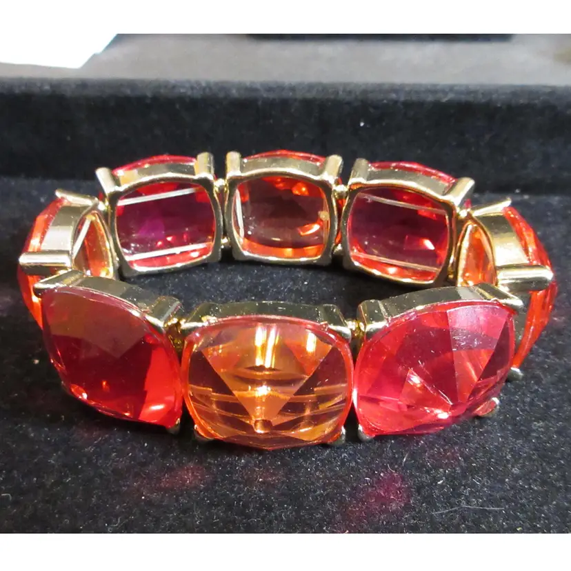Vintage Chunky Red and Pink Acrylic Stones and Silver Tone Metal Stretch Bracelet - 1 Inch Thick