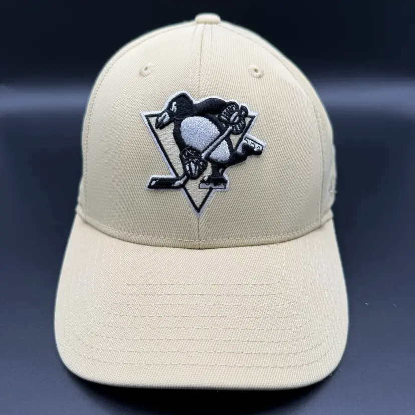 Reebok Pittsburgh Penguins Hat Cap NHL Hockey Fitted S/M Cream Clean