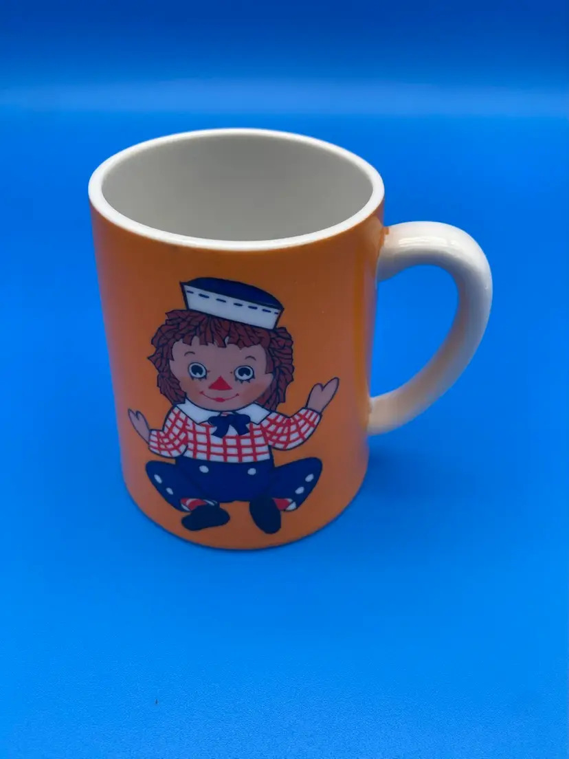 Raggedy Ann Mustard Yellow Ceramic Coffee Mug - Vintage 1971 Bobbs-Merrill