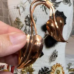 #04 - Auction Item Pictured