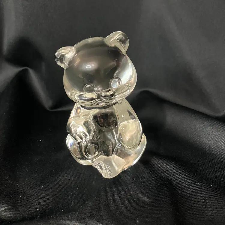 Vintage Fenton Art Glass Teddy Bear Sitting Figurine Paperweight 3.5” Tall USA