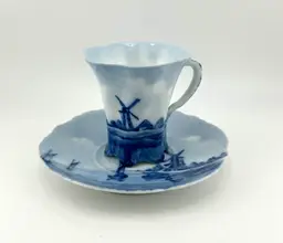 Rosenthal Continental Delft Versaille China Tea/Demitasse Set 5"x 3.25"