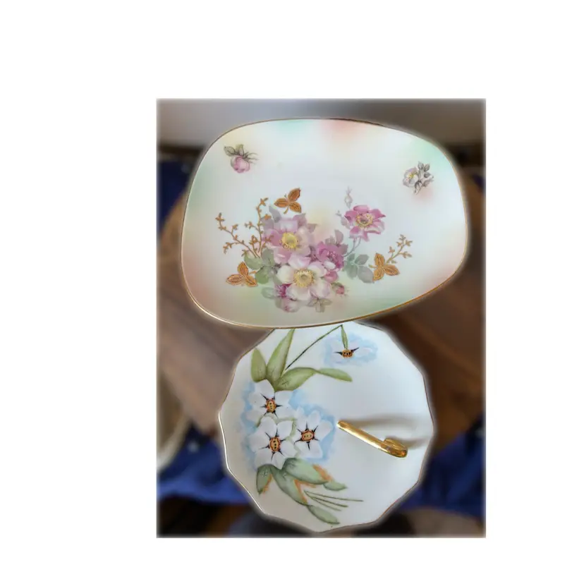 2 Vintage Porcelain Trinket Dishes Hand Painted 22 K Gold VGC