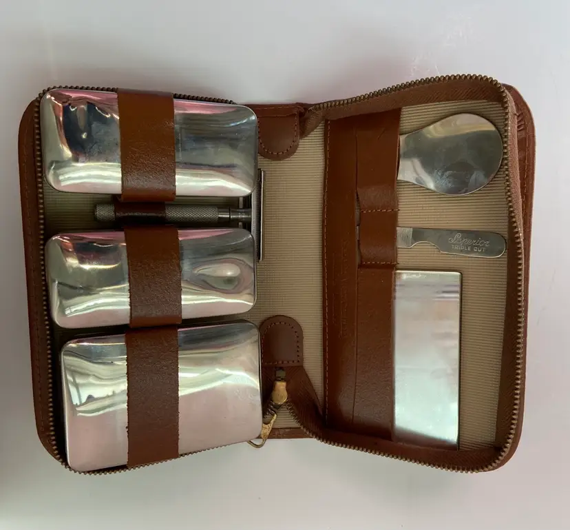 Vintage Menβs Toiletry Grooming Kit With Leather Case~Made In Germany 4β X 6β X 2β