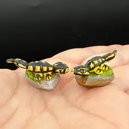 005. Pair Of Tiny Wooden Gecko Lizards Signed