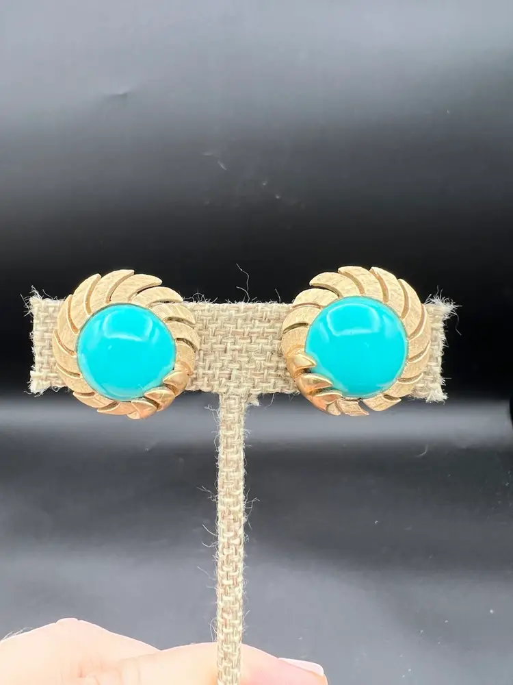 Trifari Golden Clip On Earrings With Faux Turquoise Stone 1955-69(?)