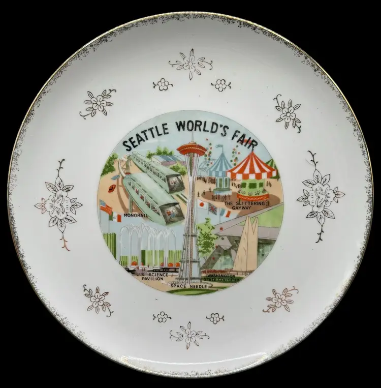 Vintage Porcelain Souvenir Plate Seattle World Fair Washington Commemorative 10”