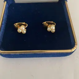 Vintage Faux Pearl clip on earrings
