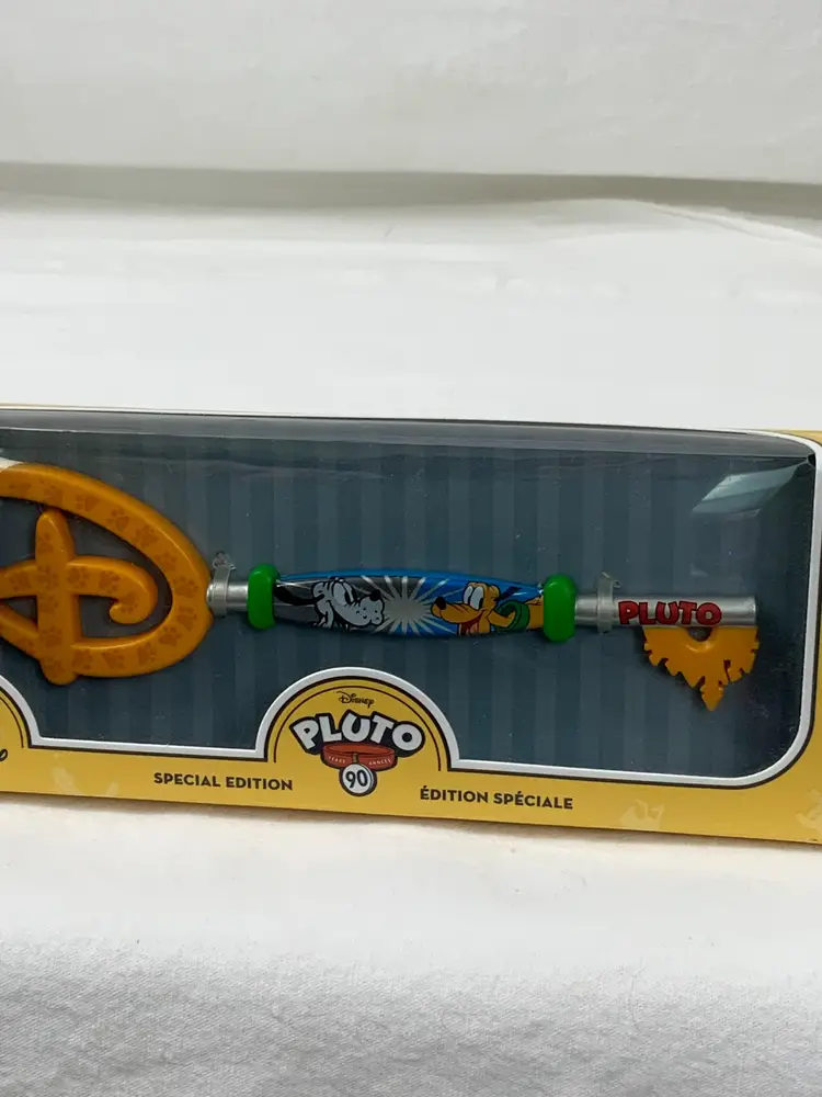 Key Pluto 90th Anniversary Disney Store Limited Special Edition Box 2020 NIB