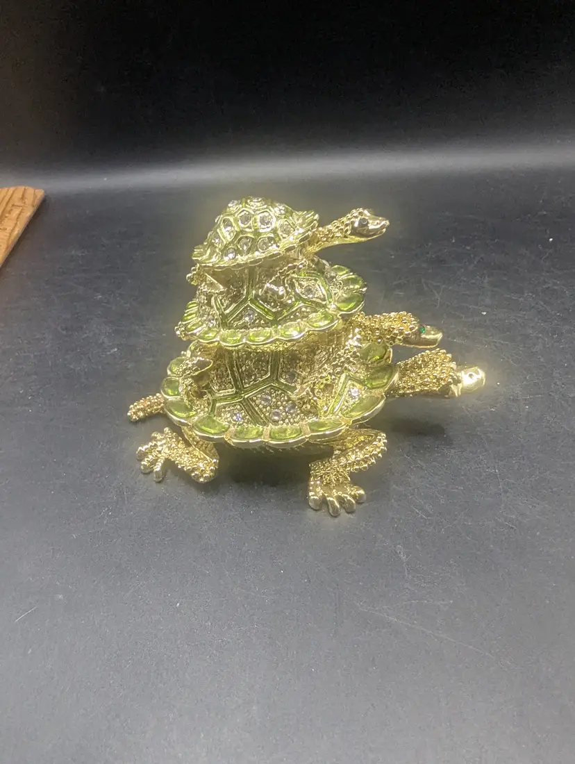 Vintage 3 Stacked TURTLE Jeweled Trinket Box Beautiful Magnetic Clasp. I