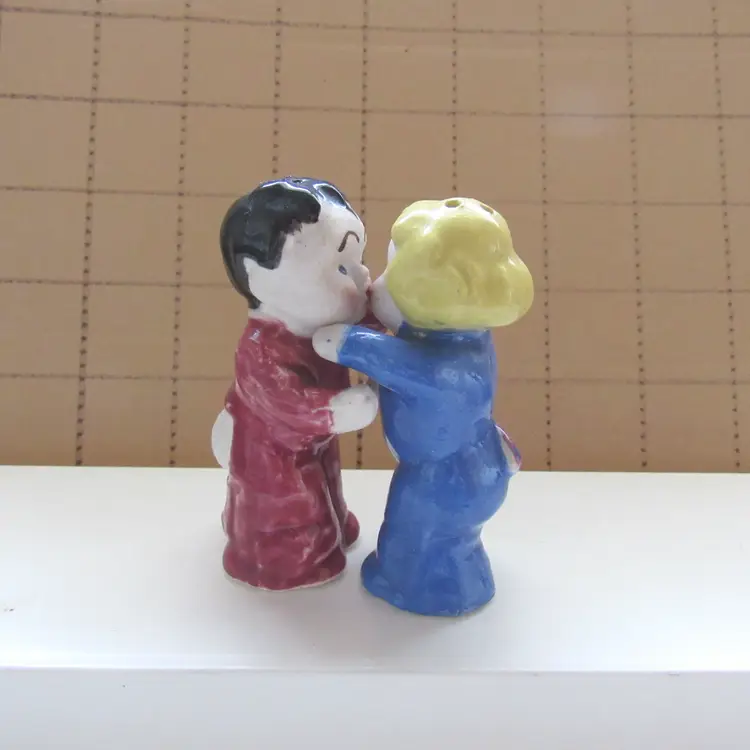 Vtg Hugging Kids in PJs Salt and Pepper Shaker Set