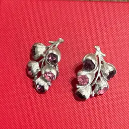 Sarah Coventry Vintage 1962 Wisteria/Pink Purple Clip-On Earrings Silver Tone
