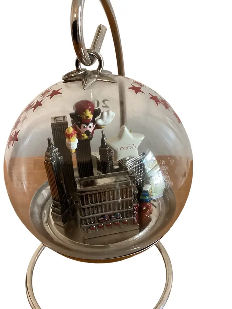 Mickey Mouse Macy's Thanksgiving Day Parade, 2000 Ornament NYC, Twin Towers