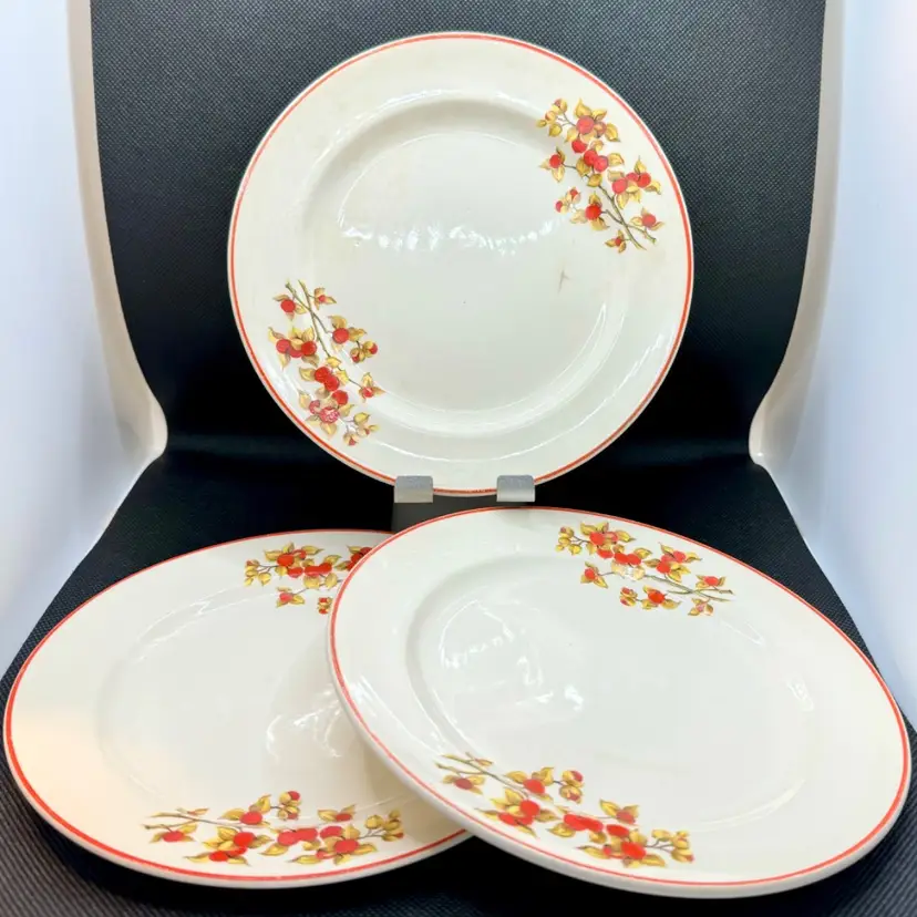 Vintage Universal Cambridge Camwood Ivory “Bittersweet” Berry Pattern Salad Plates Set Of 3, Made In USA