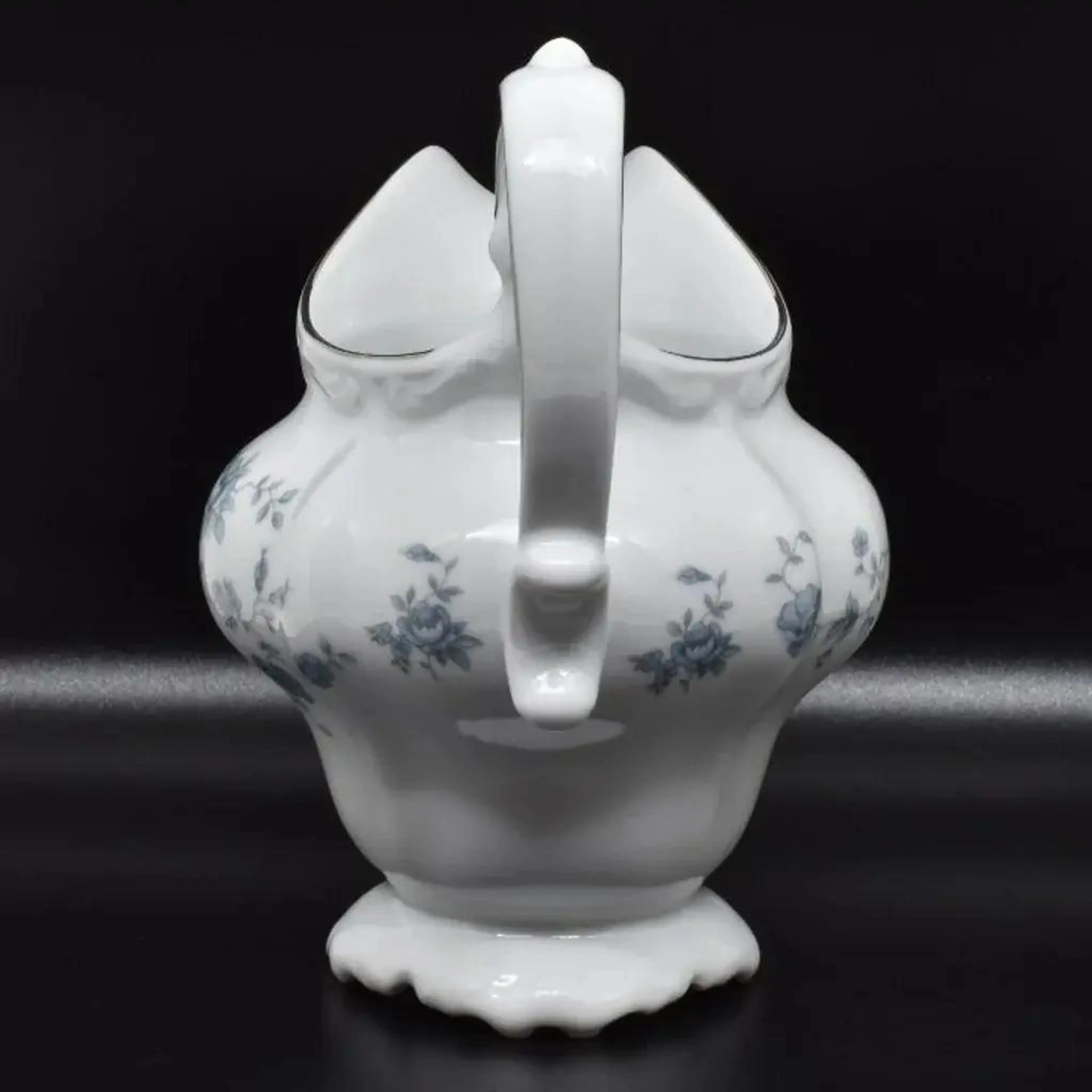 Image 4 of 8