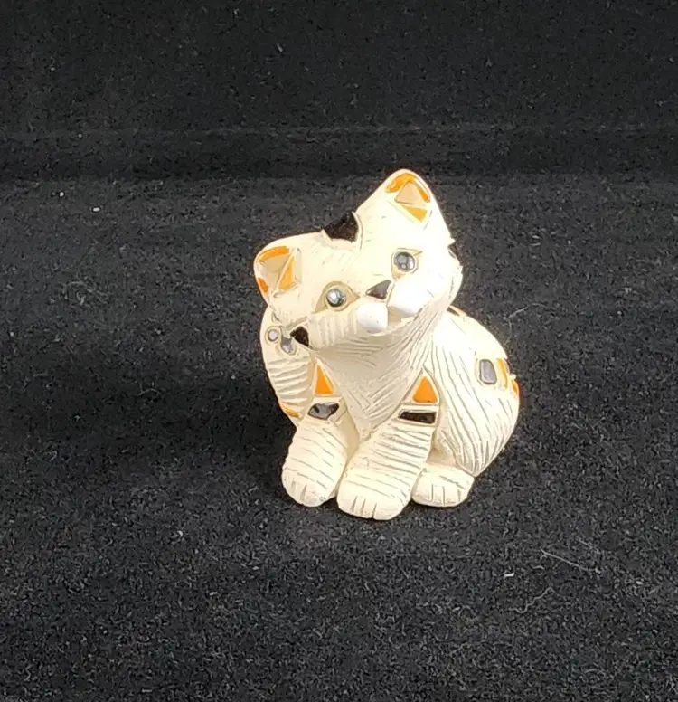 Artesania Rinconada Calico Cat Figurine Uruguay Signed
