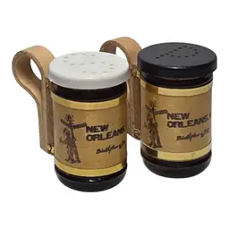 Vintage Souvenir New Orleans Brown Glass Beer Barrel Salt and Pepper Shakers