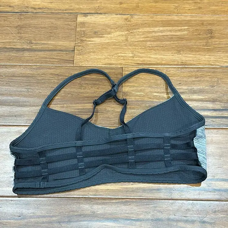LULULEMON Size 8 Sports Bra  Strappy Sports Bra Athleisure
