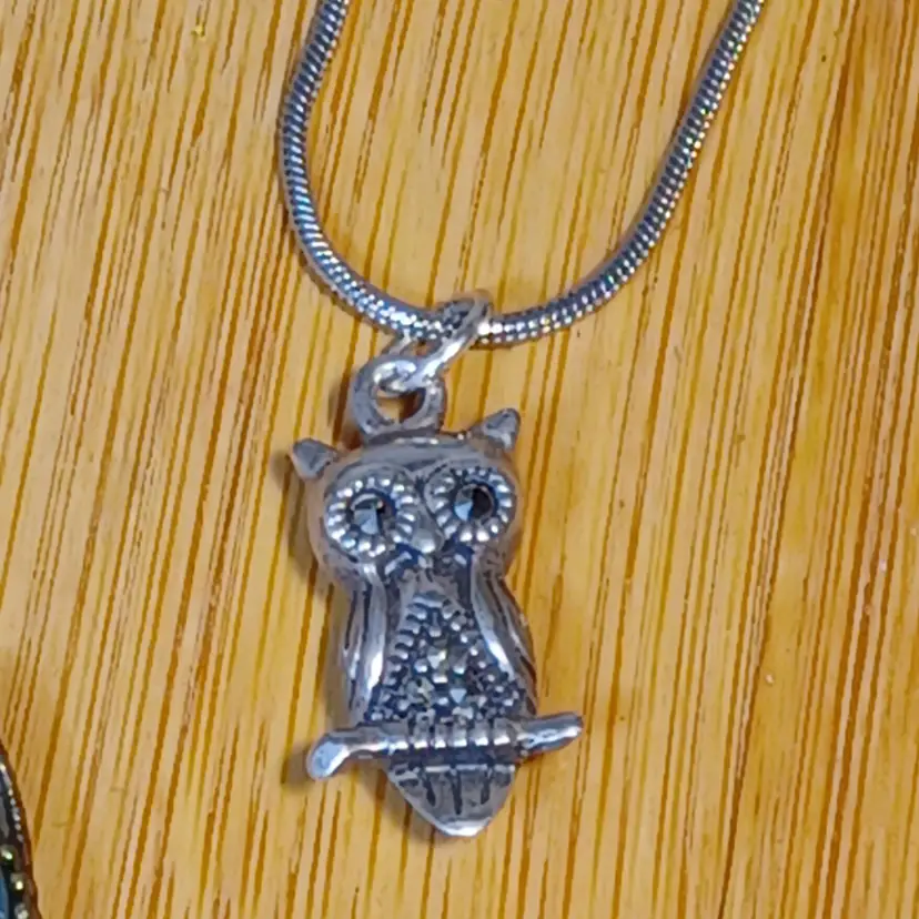 Solid Thailand 925 marcasite and silver pendant and necklace