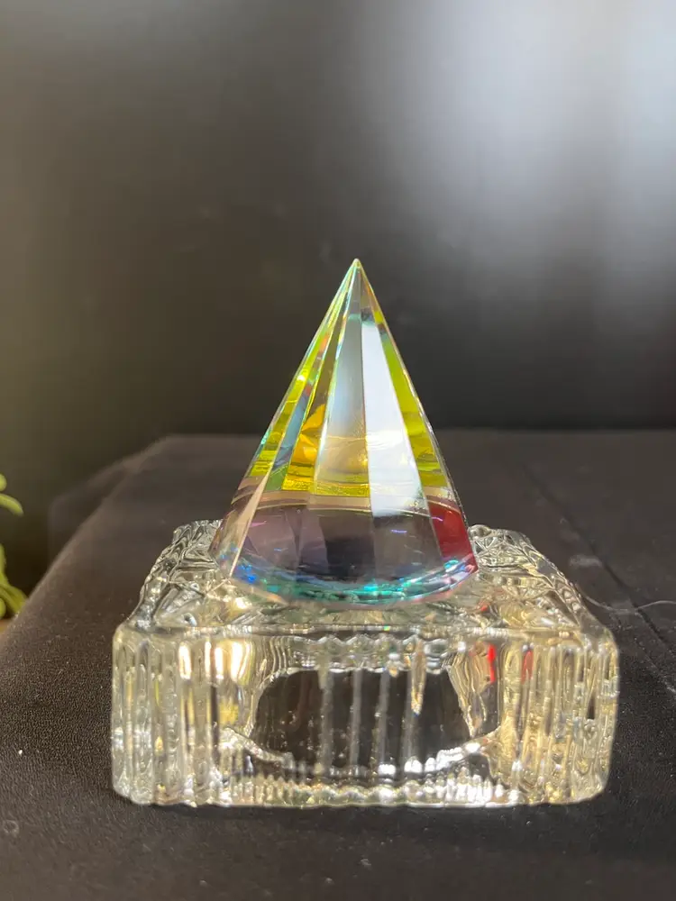 Crystal Multi-Faceted rainbow Pyramid Prism Suncatcher Paperweight