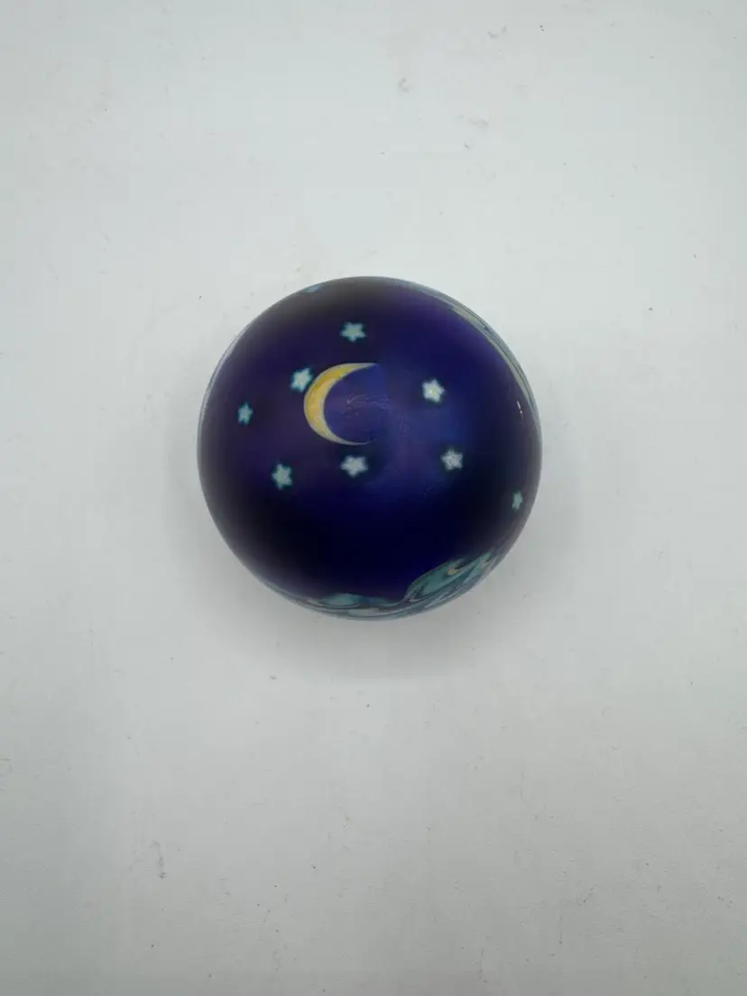 Lundberg Studios 1988 Art Glass Paperweight 3 1/4” Moon Stars 098261
