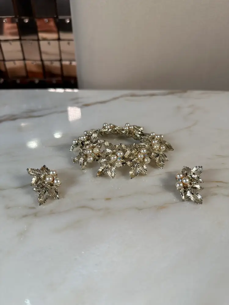 Vintage Judy Lee Set Bracelet And Clip On Earrings