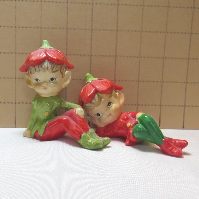 Vtg Set of 2 Ceramic Pixie/Elf Figurines - Taiwan