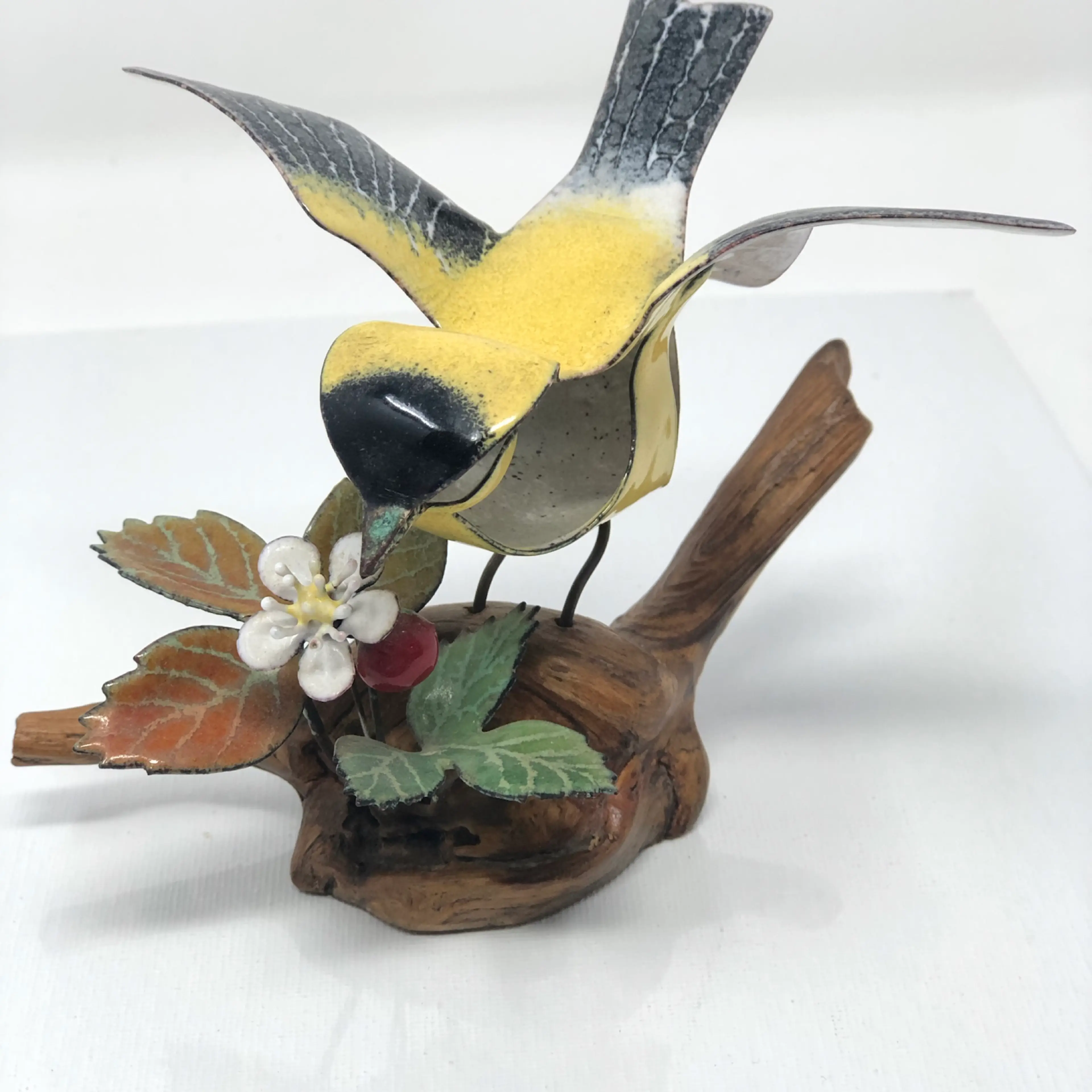 Image 4 of 8