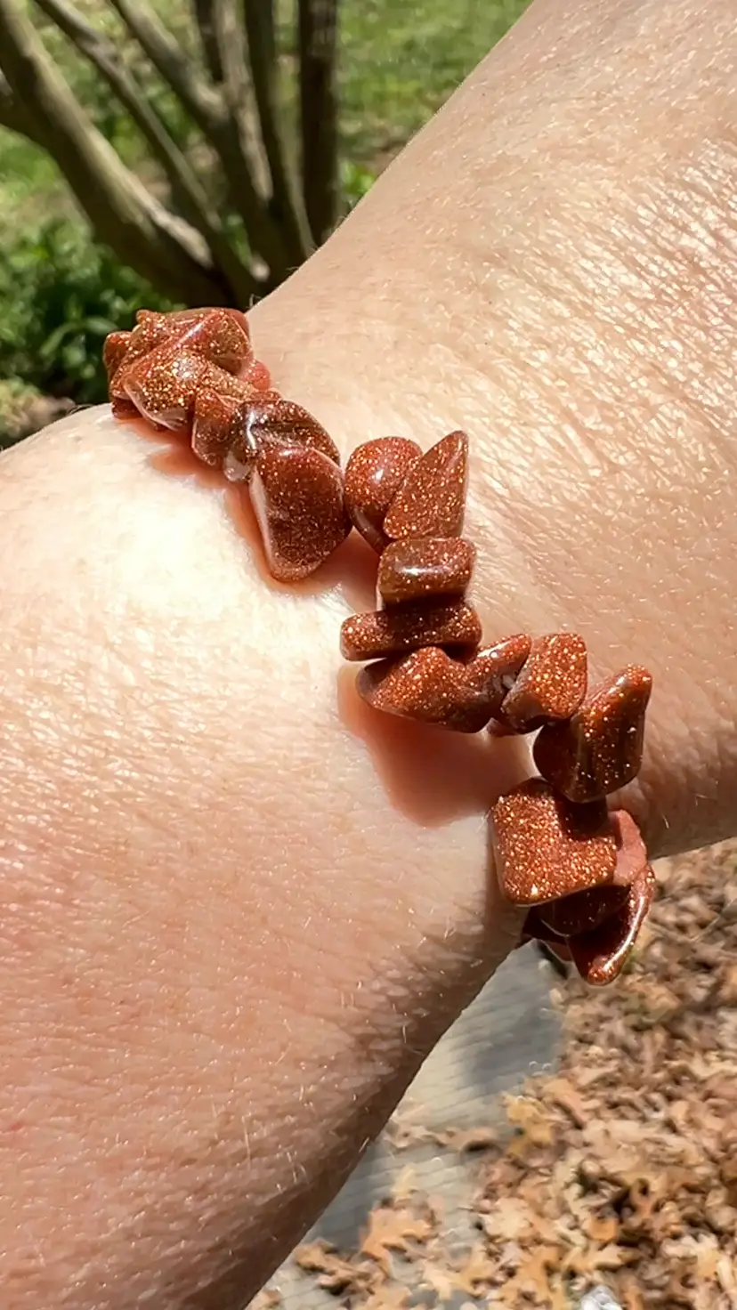 Gold Sandstone (Goldstone) Chip Glittering Glass Bracelet. 6" to 7" Stretch Bracelet Jewelry.