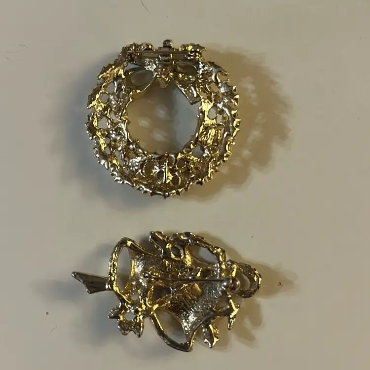 Vintage Gold Tone, Wreath, And Bells Christmas Brooch Set