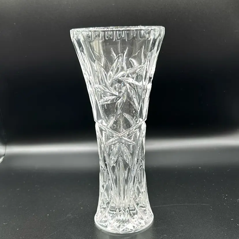 41 Small Crystal Flower Vase Whirling Star And Crosses