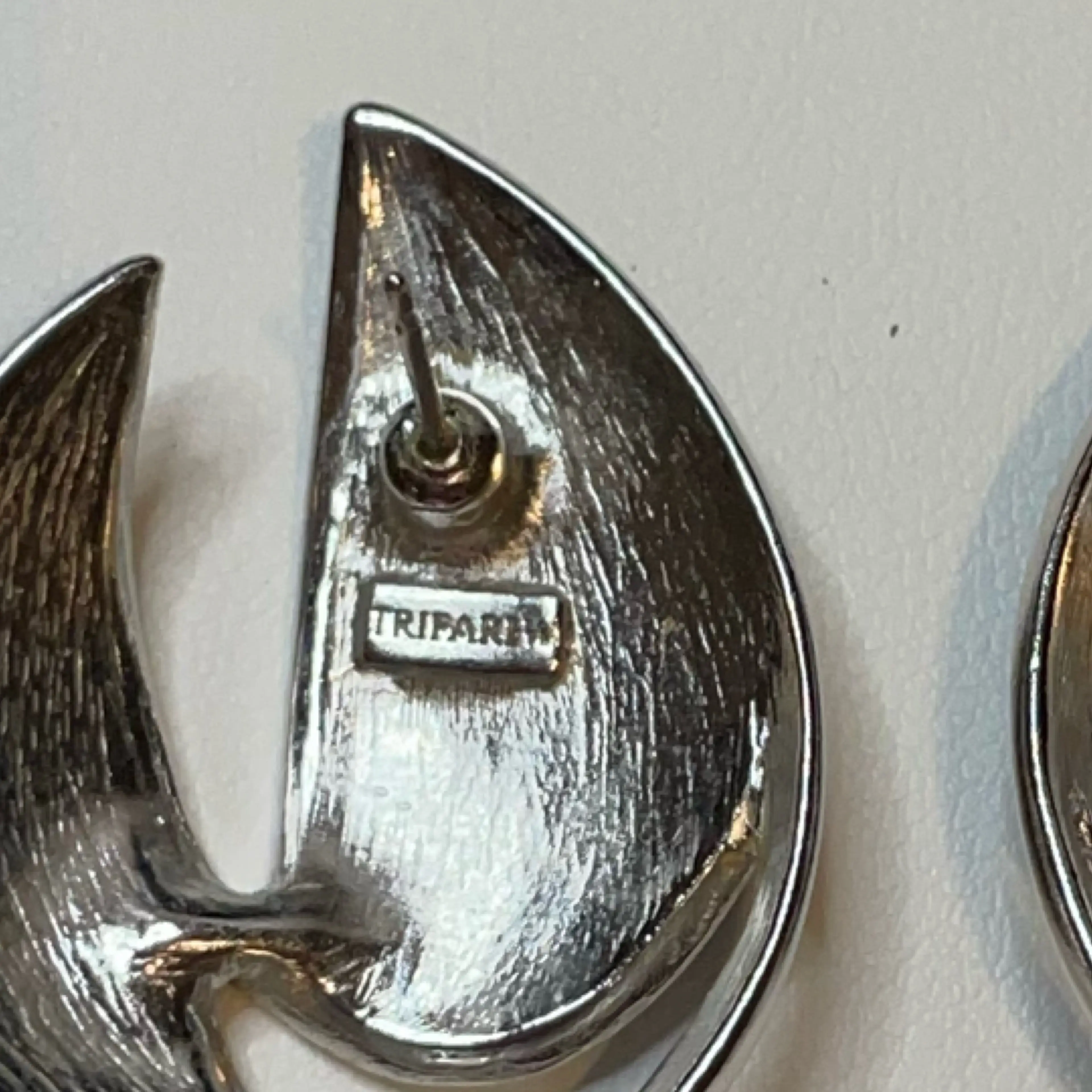 Image 3 of 4