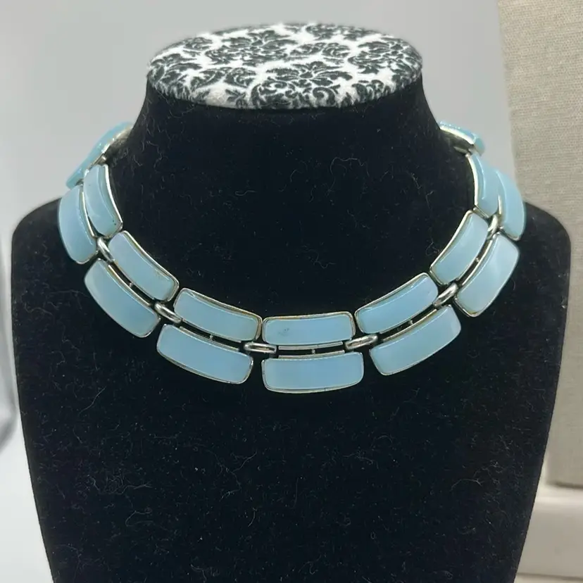 Rare Vintage Lisner Lucite Moonglow Choker