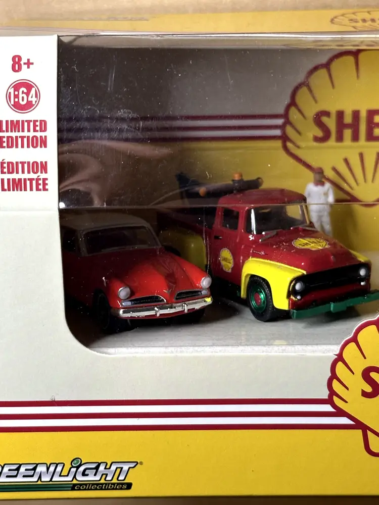 Greenlight Green Machine Shell Oil Service Center Diorama