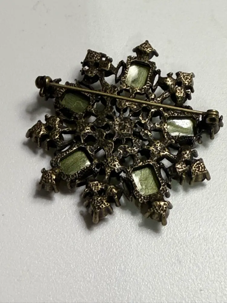 Vintage Rhinestone Glowy Brooch