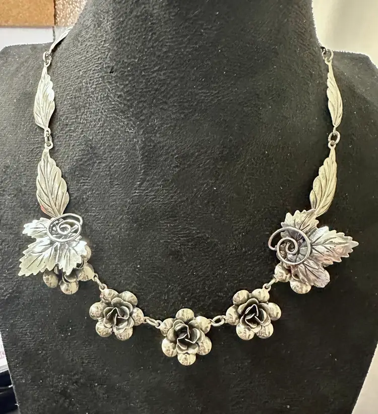 Sterling Silver Vintage Rose Necklace & Earrings Set 15 Inches