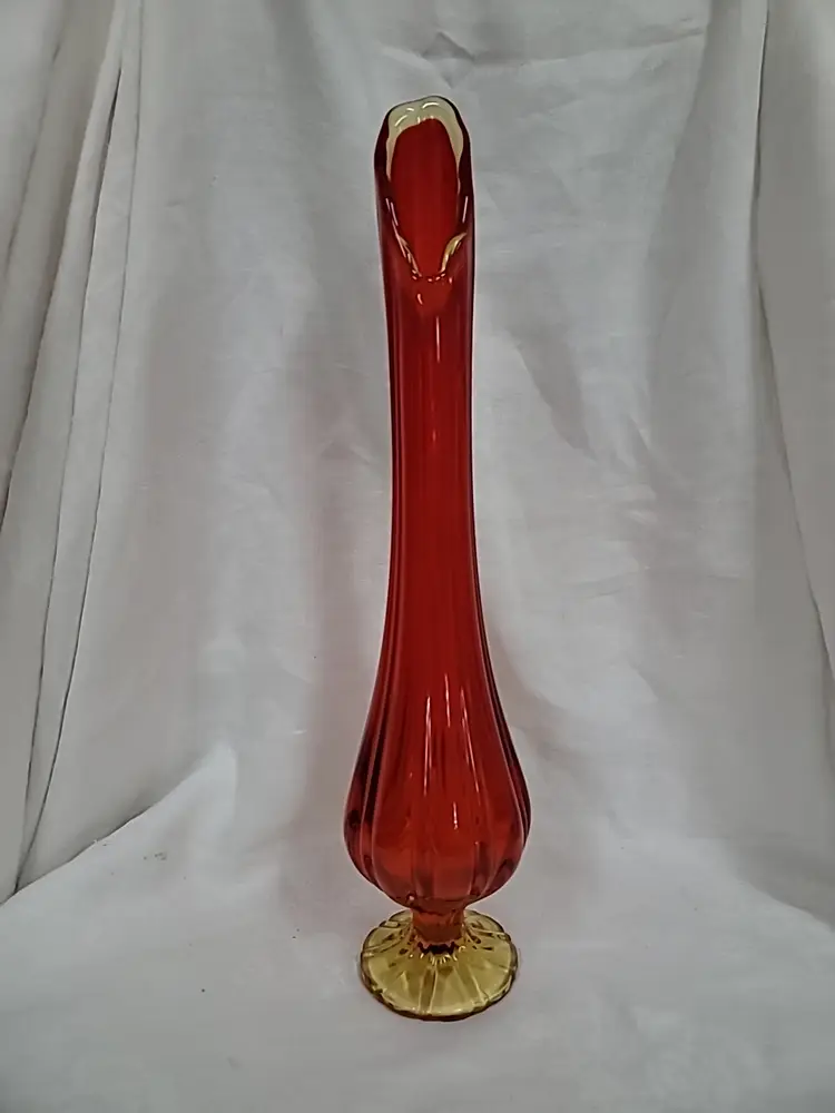 LE Smith Simplicity Ribbed Flame Tip Amberina Swung Vase