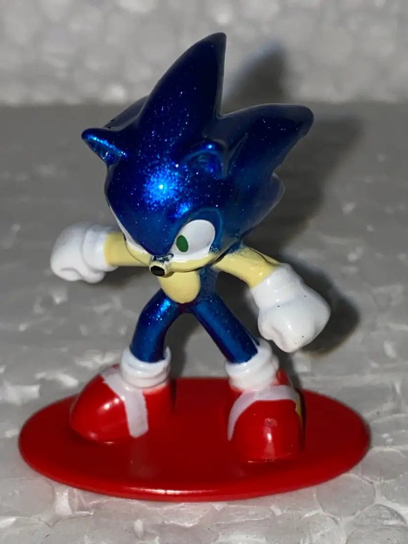 #04- Sonic The Hedgehog New Old Stock Diecast Metal Collector Figurine As Pictured
