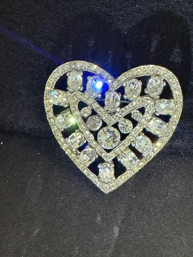Vintage Unsigned Clear Rhinestone Open Heart Brooch – Silver Tone, 2”