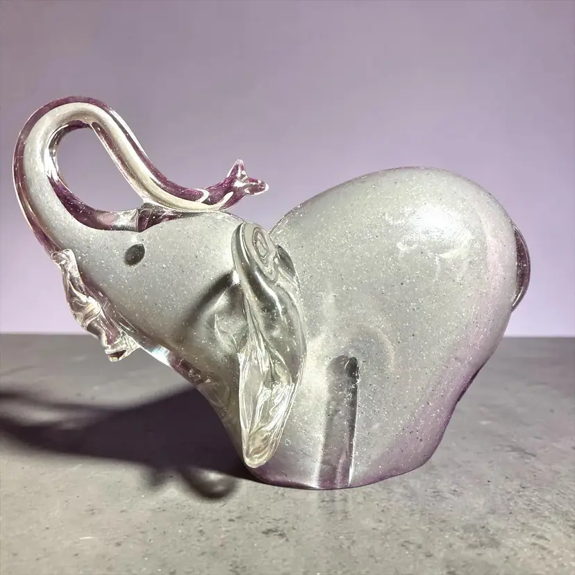 Dynasty Gallery Art Glass Gray Elephant Figurine Trunk Up Paperweight 3.5” X 4.5”