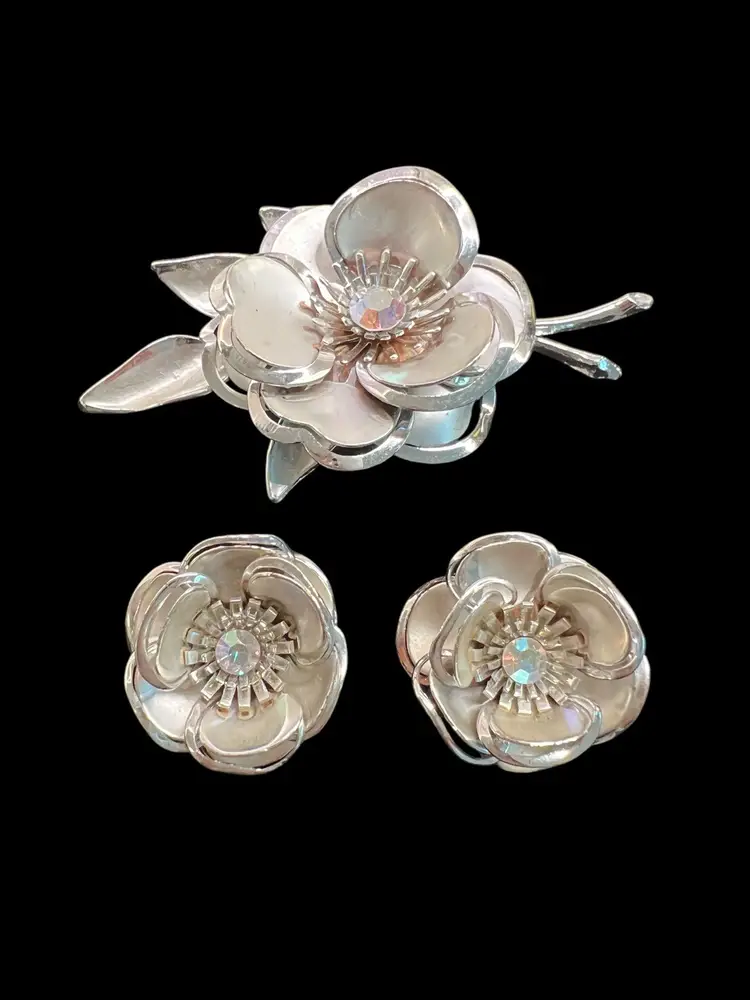 Vintage MCM 3D AB Rhinestone Silver Tone Flower Brooch Clip-on Earrings Set #C-5