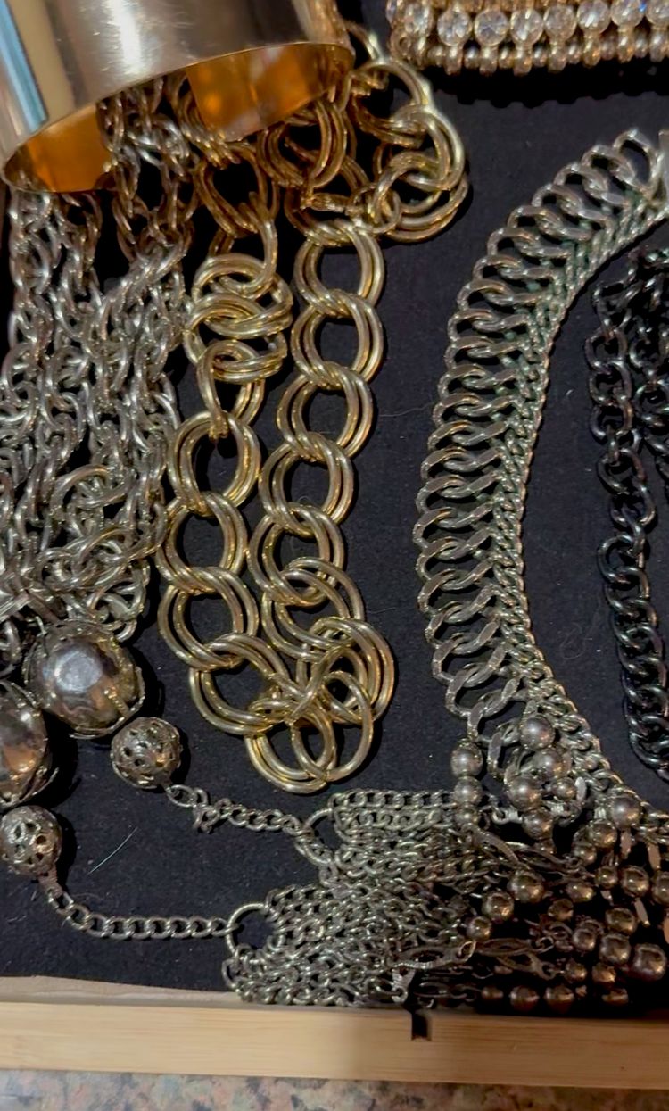 Metal Mania Lot of Vintage to Contempo Big Bold Silvertone/Goldtone Jewelry *WEARABLE* (KK)