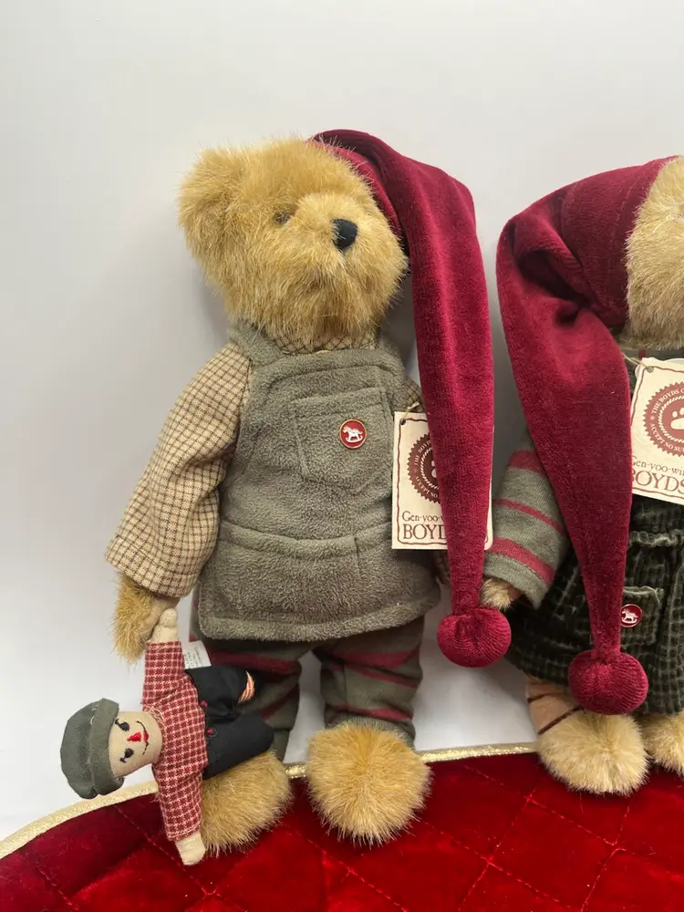 Boyd’s bears- Mindy & Gregory Elfbeary