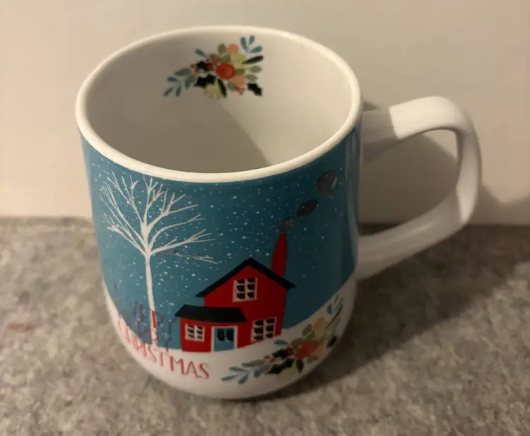 Prima Design " A Very Merry Christmas"  4.5" Tall