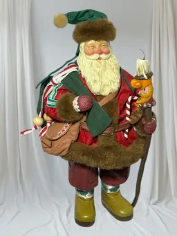 Clothtique American Artist Collection "Christmas Light" Santa 10" Figurine 1996  No box. Great condition.