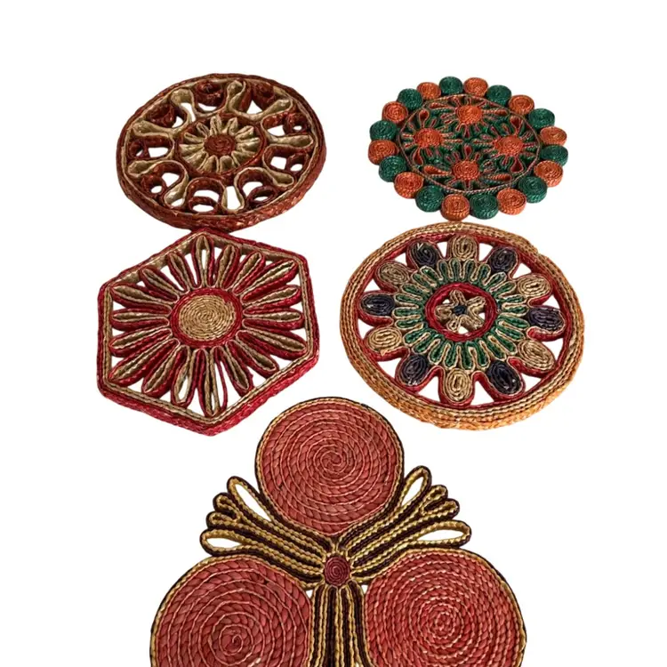 Set Of 5 Straw Hot Pads One Has Spot See Pics @ 7” Diameter And @8x8 1/2