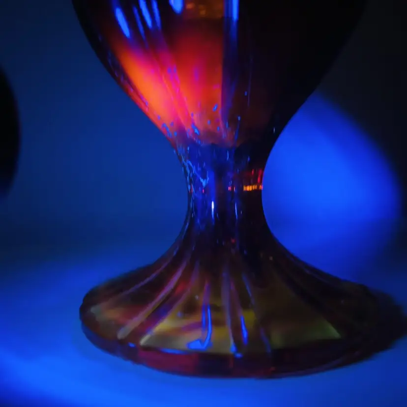 Vintage LE Smith Persimmon Swung Stretch Vase Glows Ribbed Column MCM 31 in