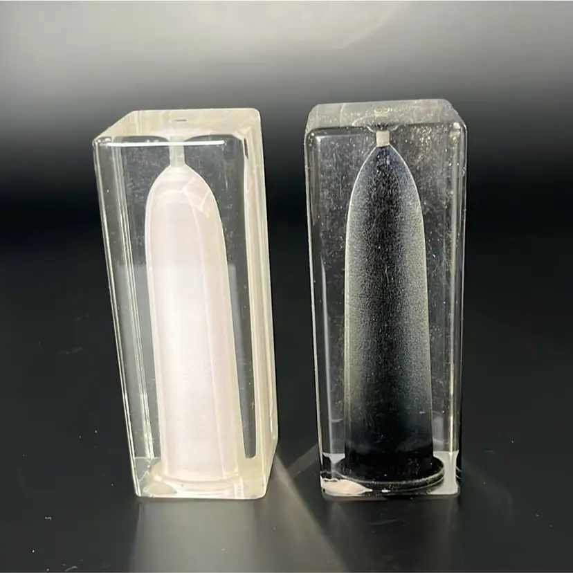 1970s Fratelli Guzzini Italian B&W Lucite Salt and Pepper Shakers 🧂